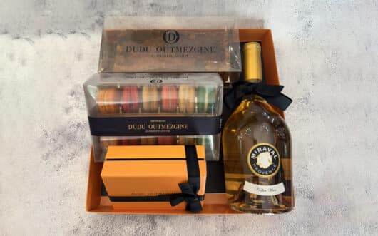 LUXURY HOLIDAY BOX